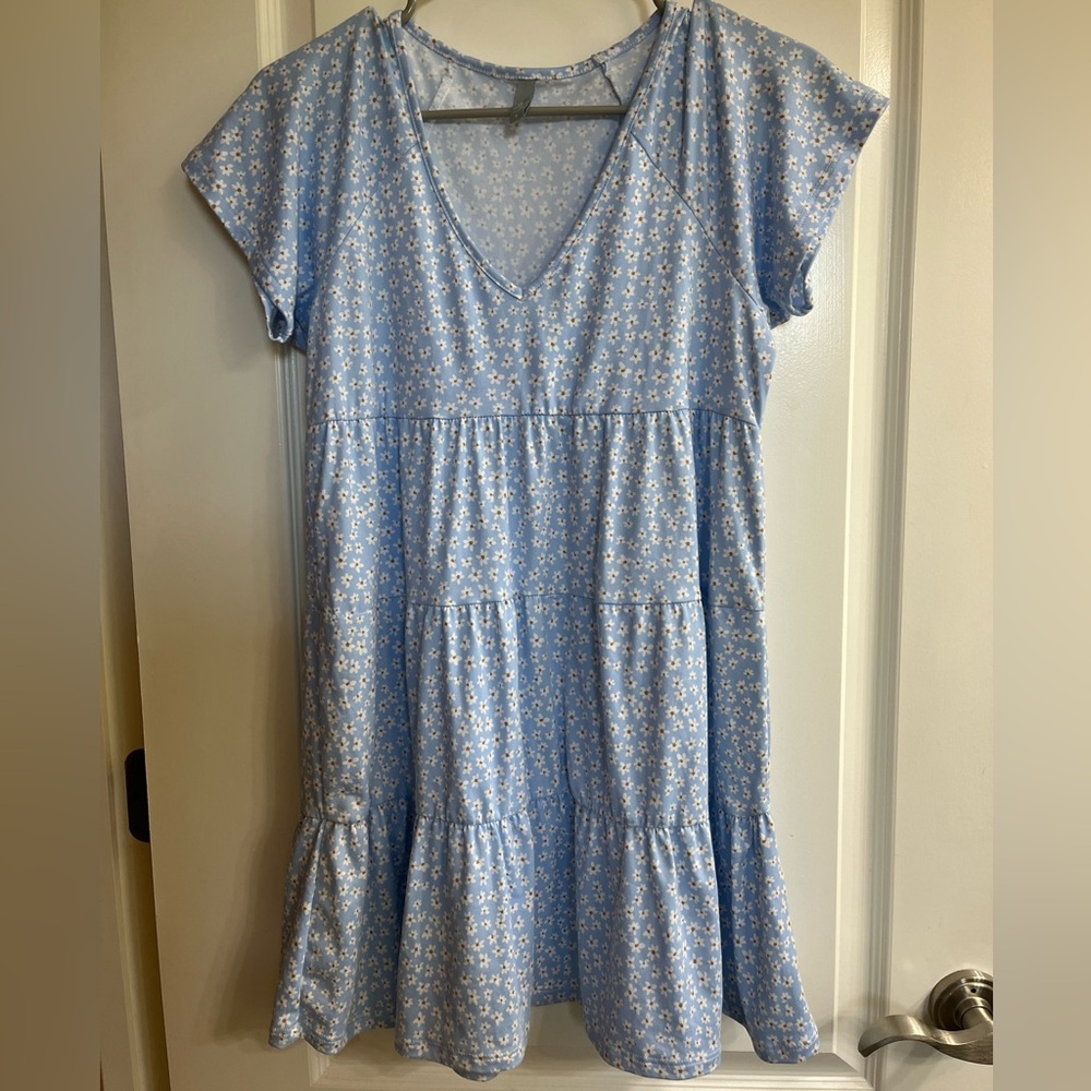 Sky and Sparrow Ditsy blue floral babydoll mini dress